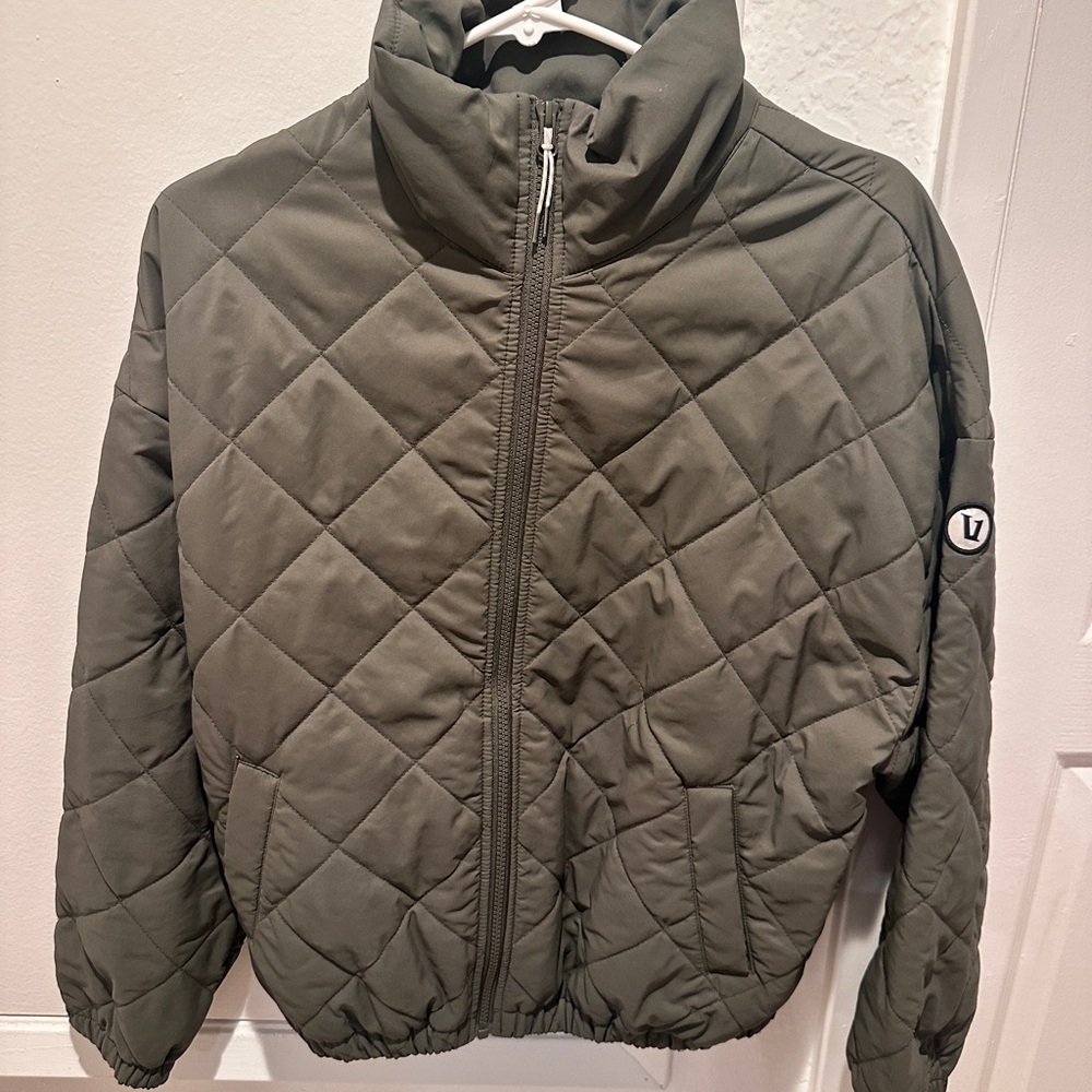 Vuori Quilted Puffer Jacket in Olive